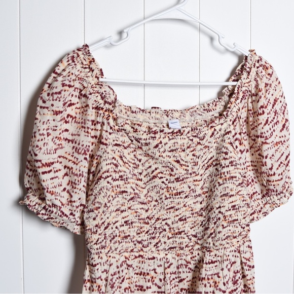 Old Navy Women's Cream and Red Smocked Top, size small - Picture 5 of 7